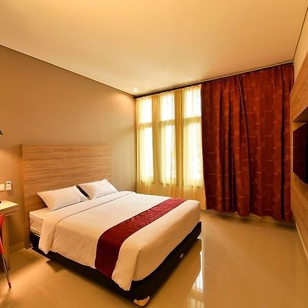 Cherry Homes Express Hotel Bandung Esterno foto