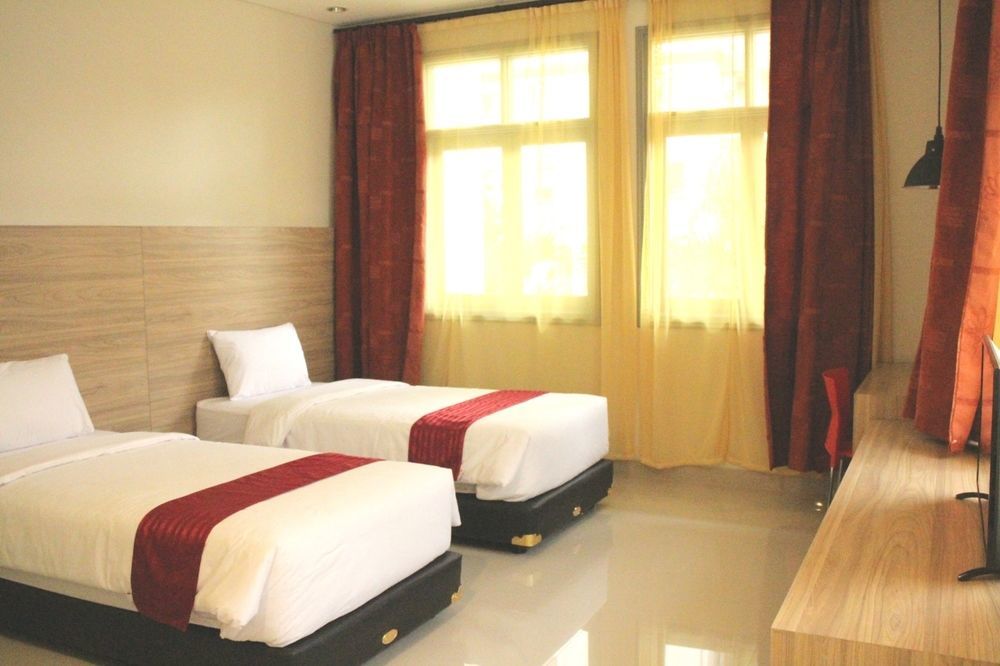 Cherry Homes Express Hotel Bandung Esterno foto